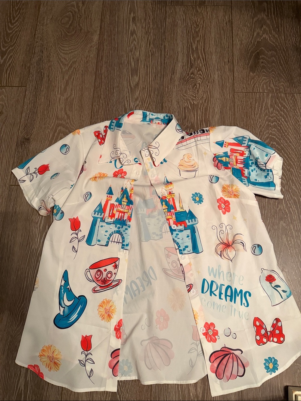 Amazon White Castle & Floral Short Sleeve Blouse with Blue and Red Accents
